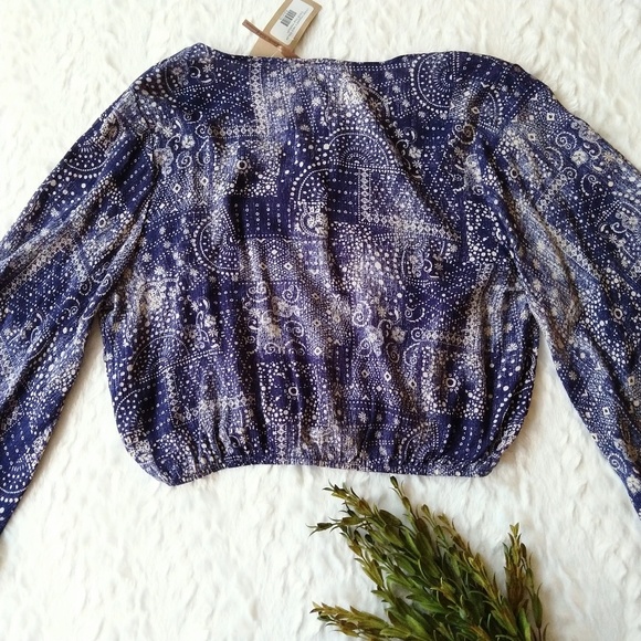 The Revival Lani California bandana v neck crop - Picture 6 of 8